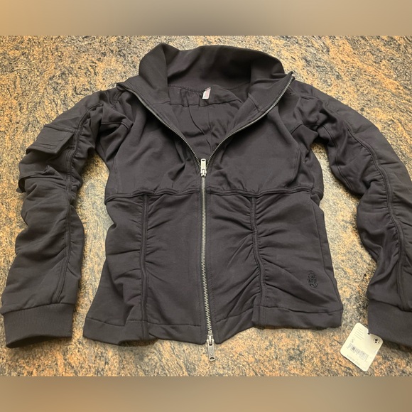 Free People Movement Dark Gray Zip up jacket Size Small new with tags! - Picture 5 of 15